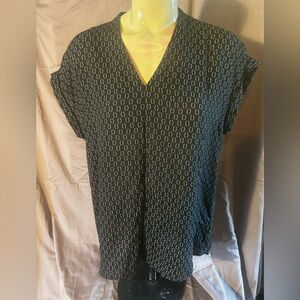 Pleione Black and Gray Patterned Blouse
